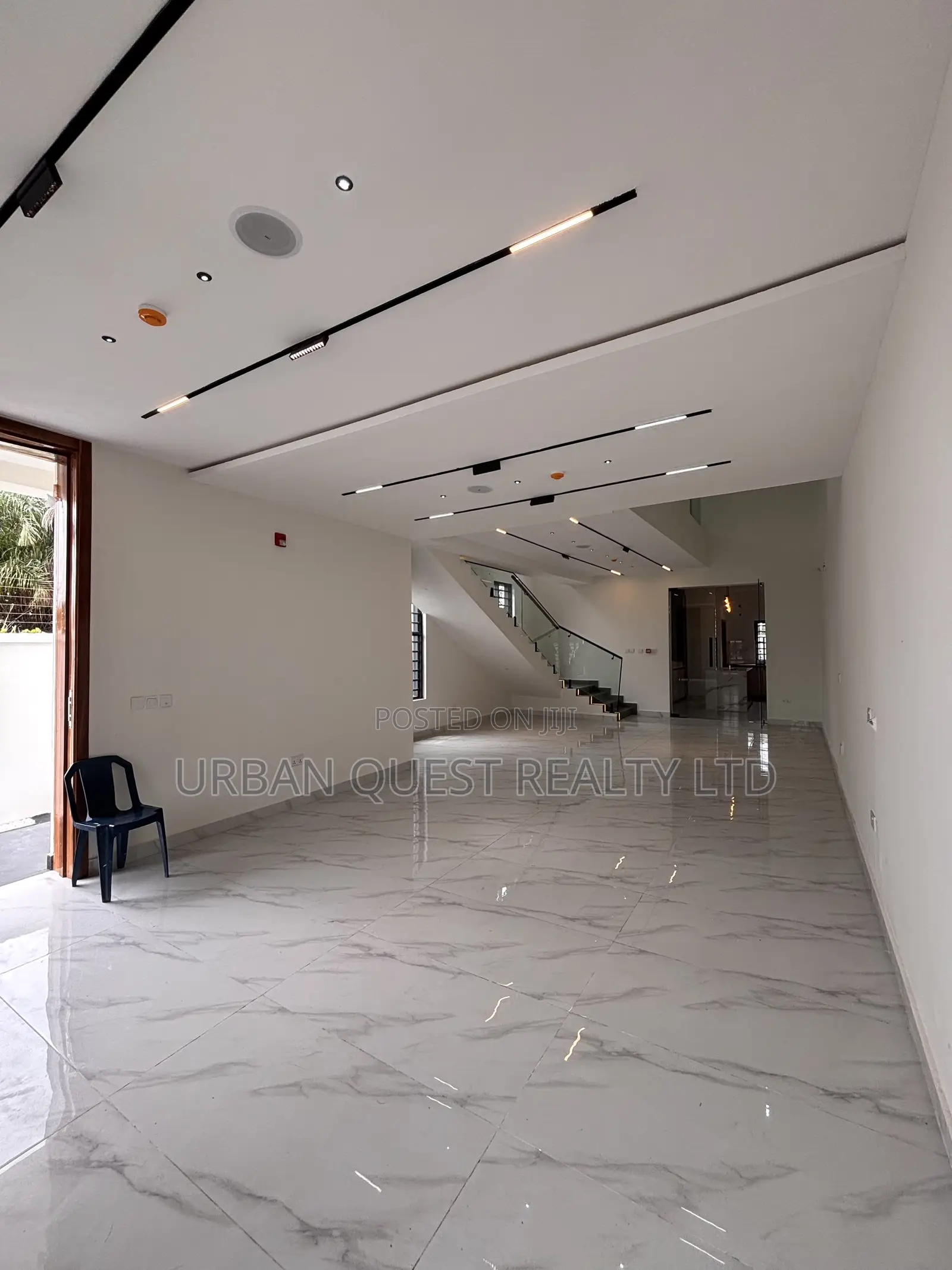 4bdrm Duplex in Ikota for sale in Ikota