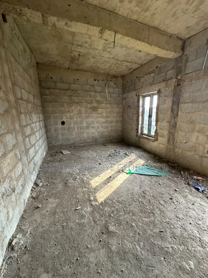 4bdrm Apartment in Lifecamp Abuja for sale in Life Camp