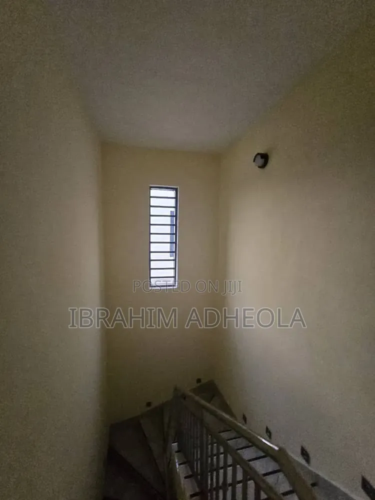4bdrm Duplex in Omole Phase2 for rent in Omole Phase 2