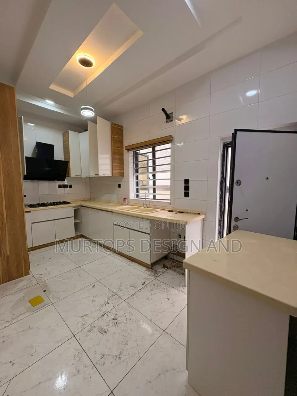 3bdrm Townhouse/Terrace in Lekki Phase 2 for sale in Lekki Phase 2