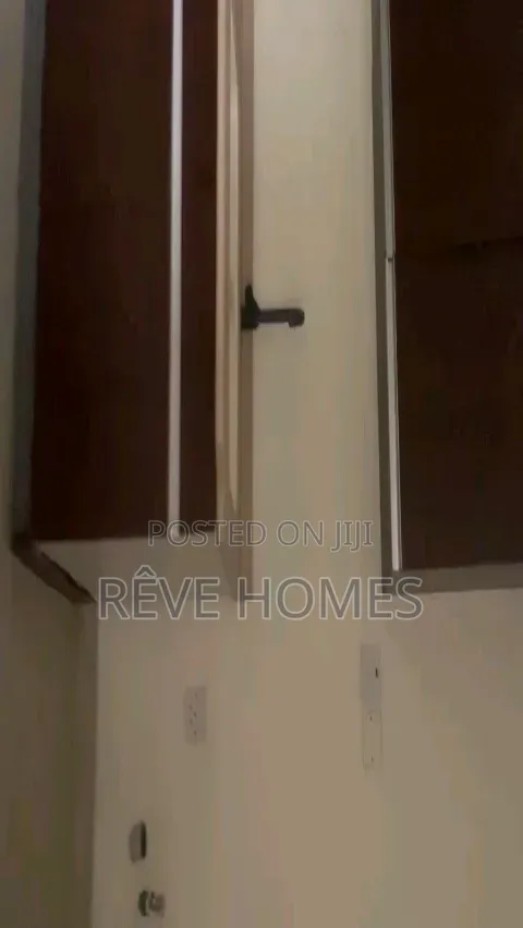 Furnished 3bdrm Block of Flats in Adekunle for rent in Adekunle