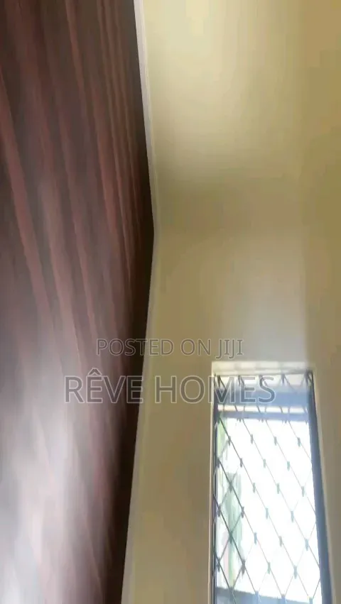 Furnished 3bdrm Block of Flats in Adekunle for rent in Adekunle