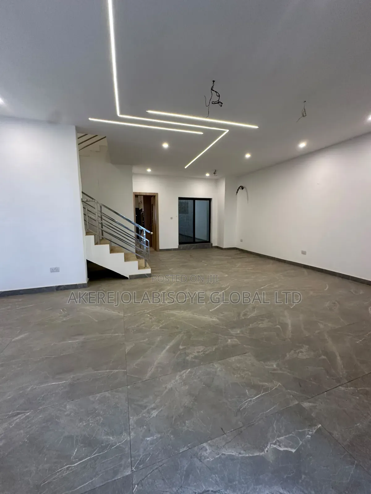 4bdrm Duplex in Lifecamp for sale in Life Camp