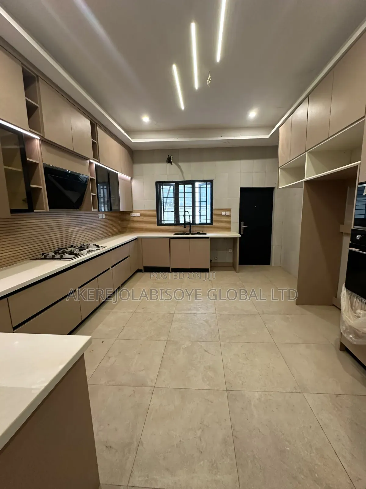 4bdrm Duplex in Lifecamp for sale in Life Camp