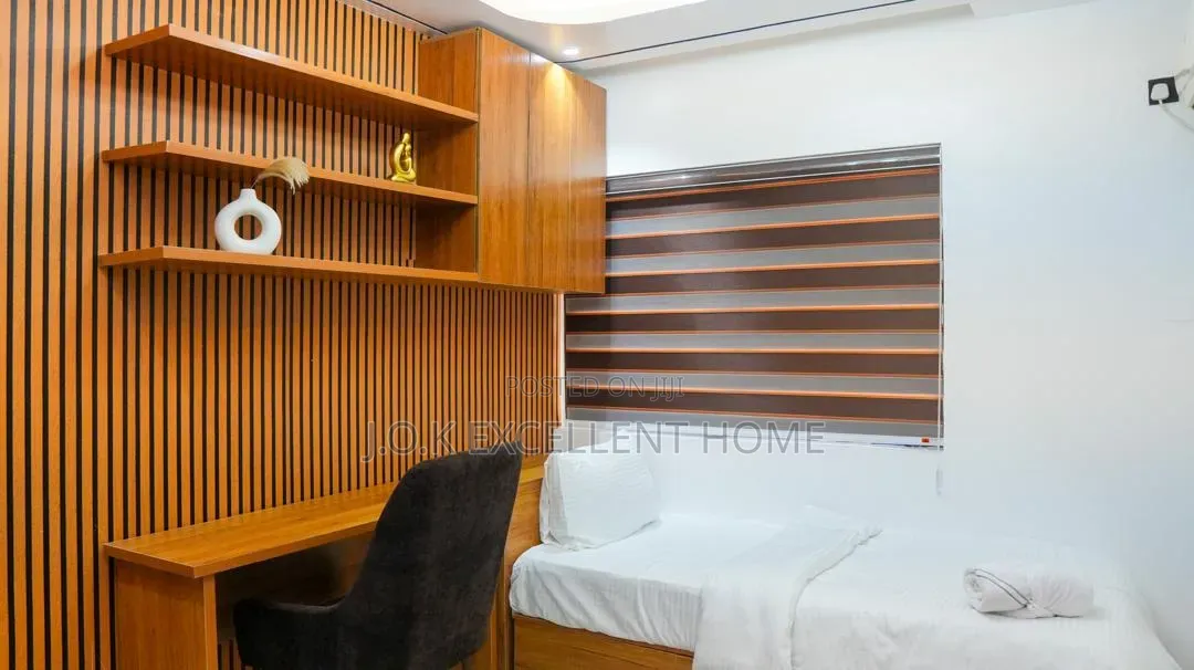 Furnished 3bdrm Block of Flats in Adeola Odeku for rent in Adeola Odeku