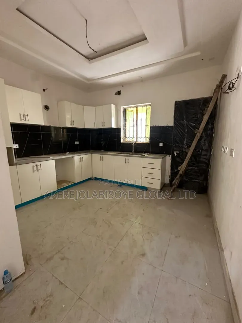 4bdrm Duplex in Lifecamp Abuja for sale in Life Camp