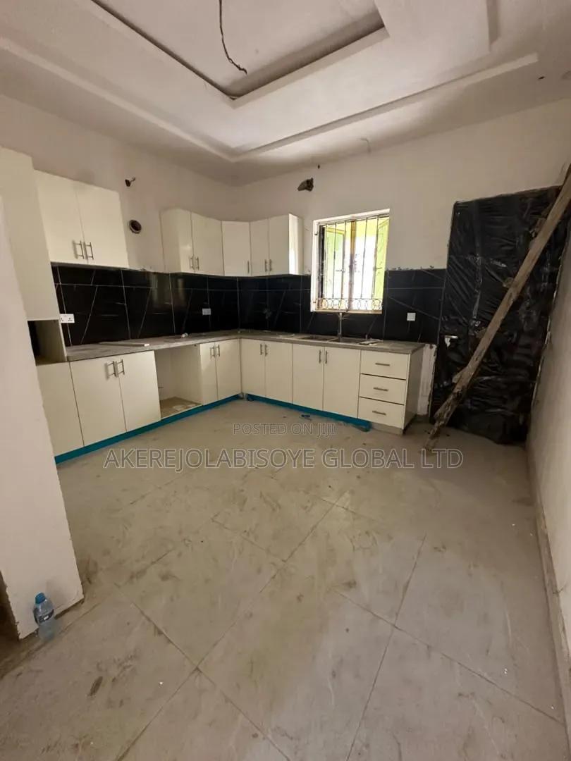 4bdrm Duplex in Lifecamp Abuja for sale in Life Camp