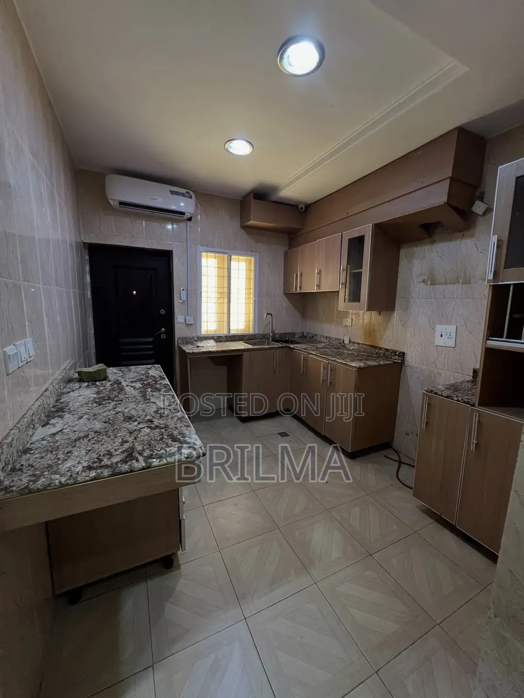 4bdrm Duplex in Apo Resettlement for rent in Apo Resettlement