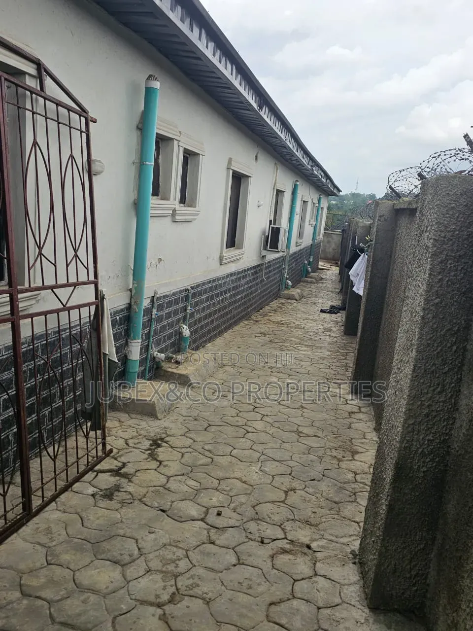 1bdrm Block of Flats in Gateway Polytechnic for sale in Remo North