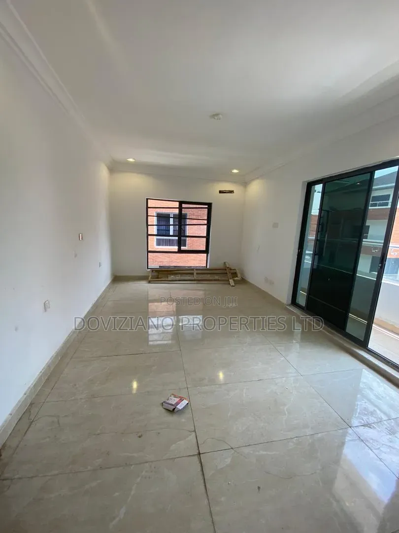 5bdrm Duplex in Lekki Phase 1 for rent in Lekki Phase 1