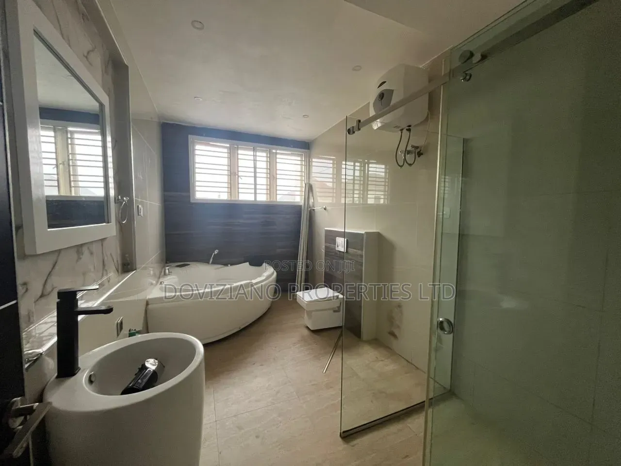 5bdrm Duplex in Banana Island for rent in Banana Island