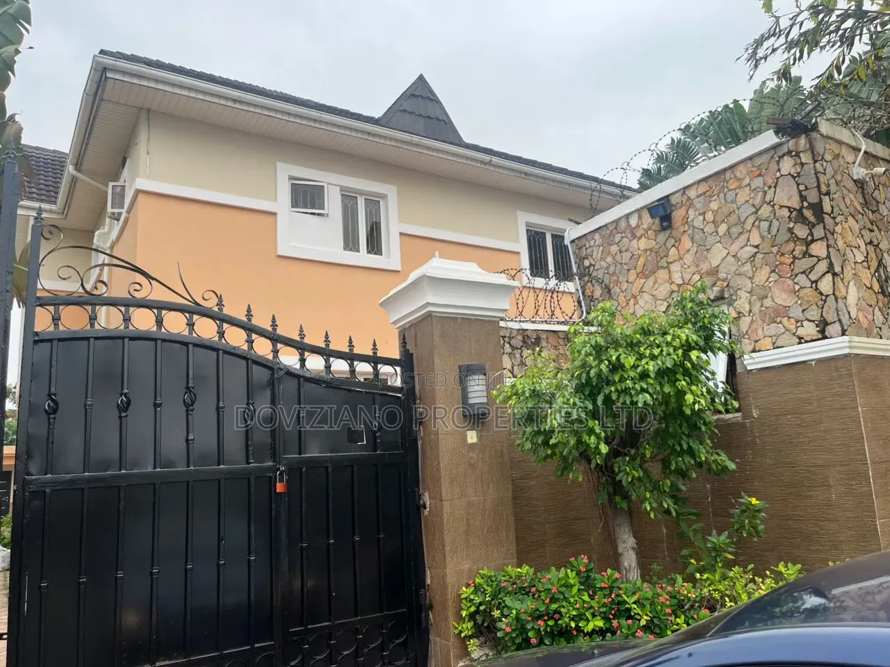 5bdrm Duplex in Banana Island for rent in Banana Island
