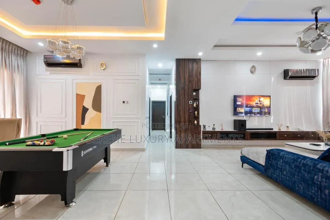 Luxury and Spacious 3bedroom Apartment With Swimming Pool and Snooker in Lekki Phase 1