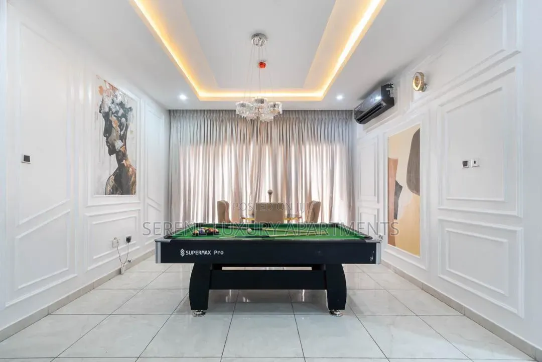 Luxury and Spacious 3bedroom Apartment With Swimming Pool and Snooker in Lekki Phase 1