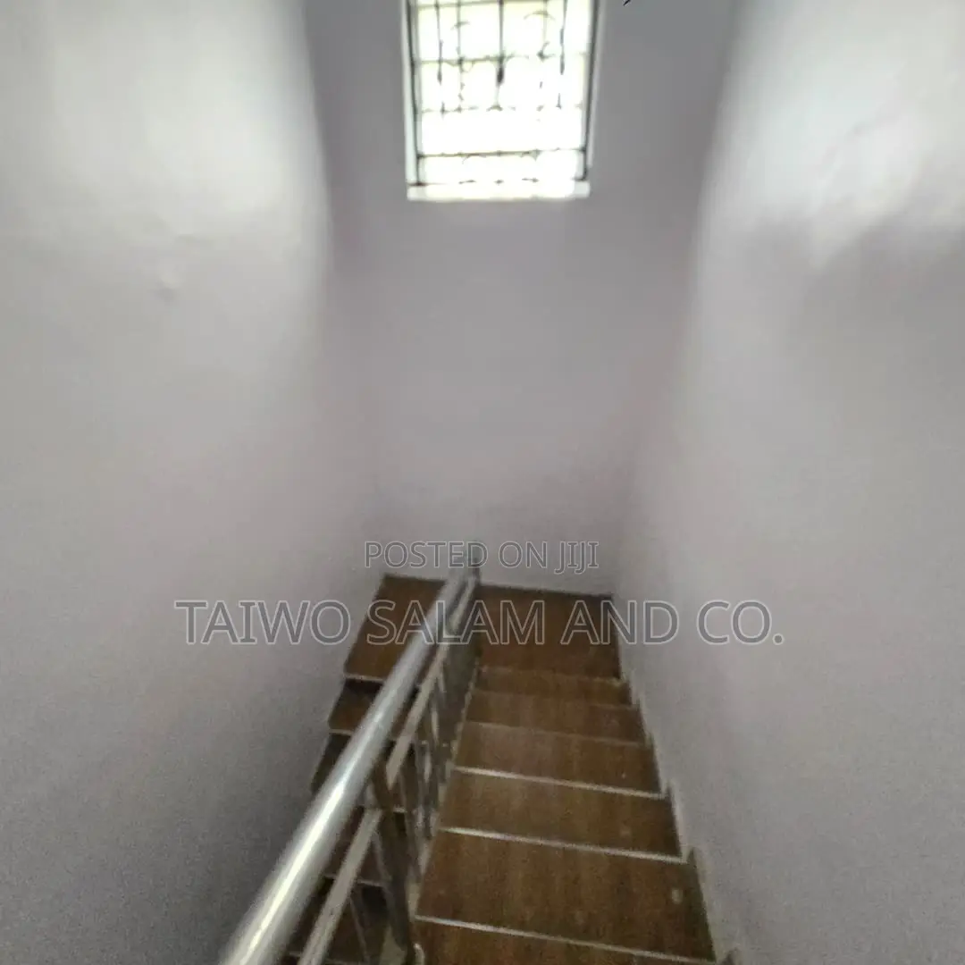 6bdrm Duplex in Hoshen Estate, Alakia for rent in Alakia