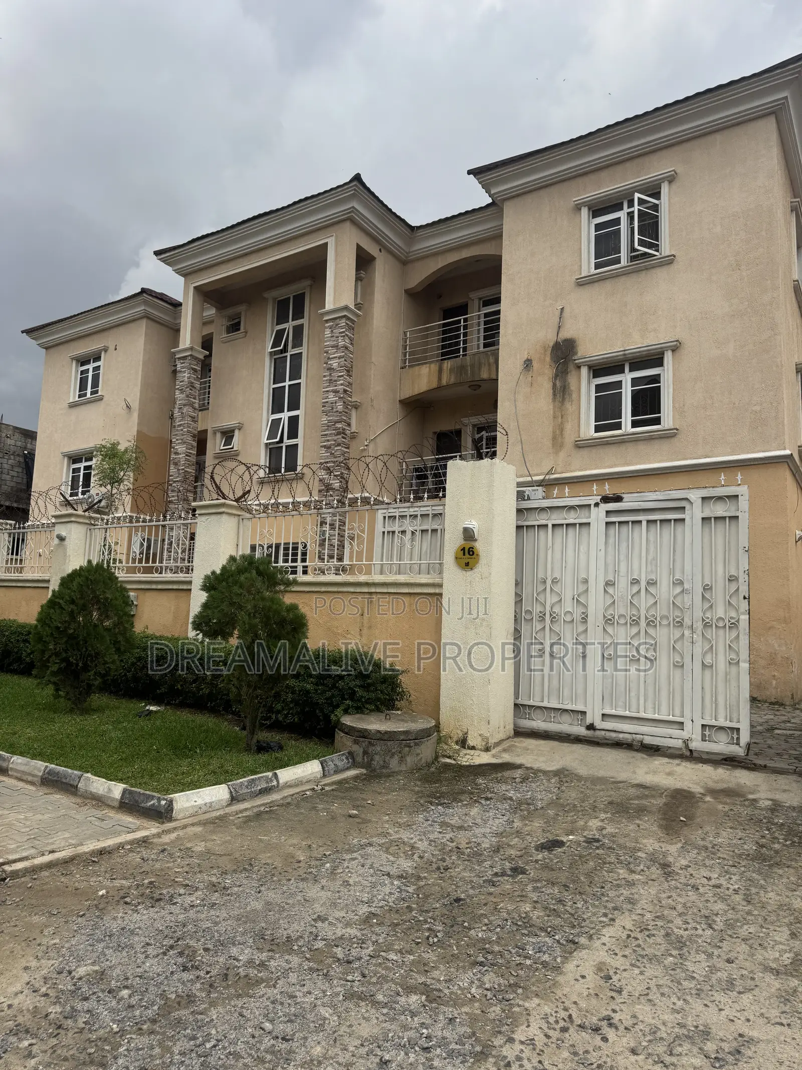 3bdrm Apartment in Wuye for sale in Wuye