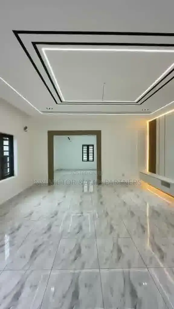 Luxury 5-Bedroom Detached Duplex Penthouse in Dakwo District