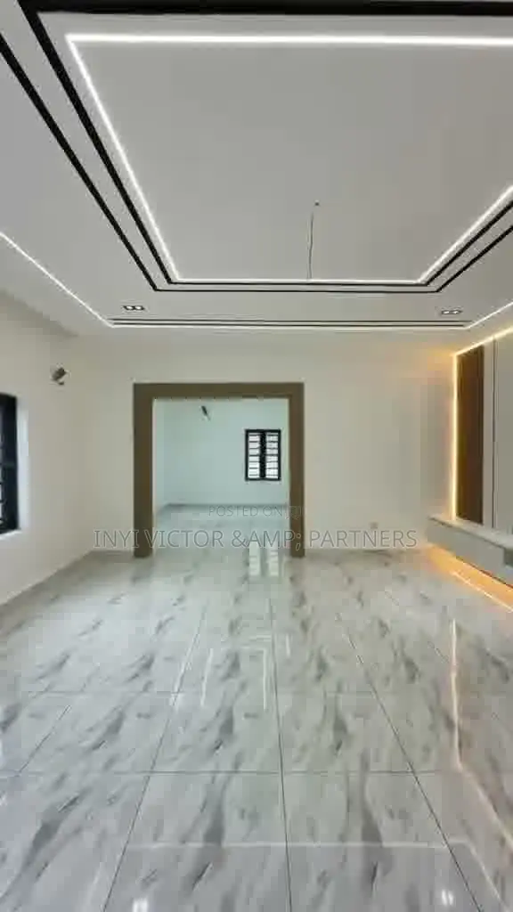 Luxury 5-Bedroom Detached Duplex Penthouse in Dakwo District