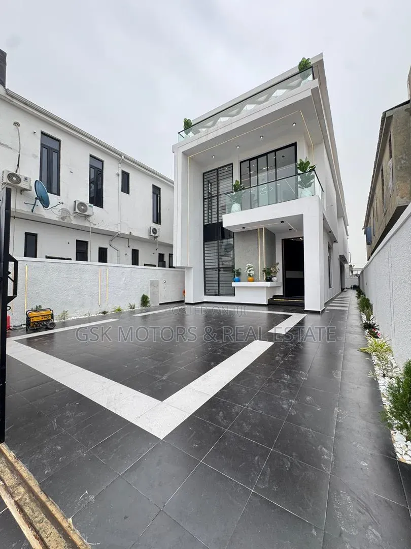 5bdrm Duplex in Ikota Villa, Lekki for sale in Lekki