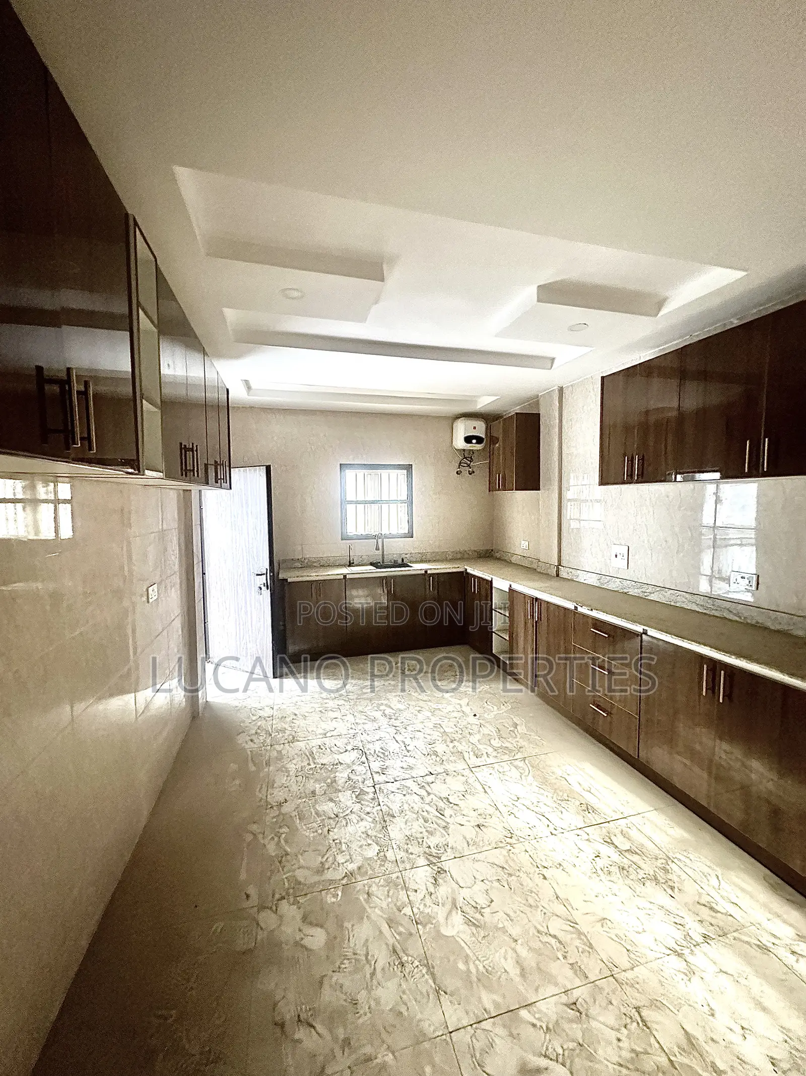 3bdrm Block of Flats in Jahi By Gilmore for rent in Jahi