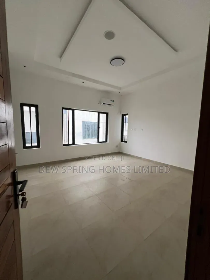 6bdrm Duplex in Harise Drive Vgc, Lekki Phase 1 for sale in Lekki Phase 1