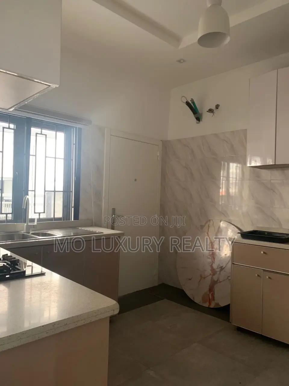 3bdrm Apartment in Chevron for rent in Chevron