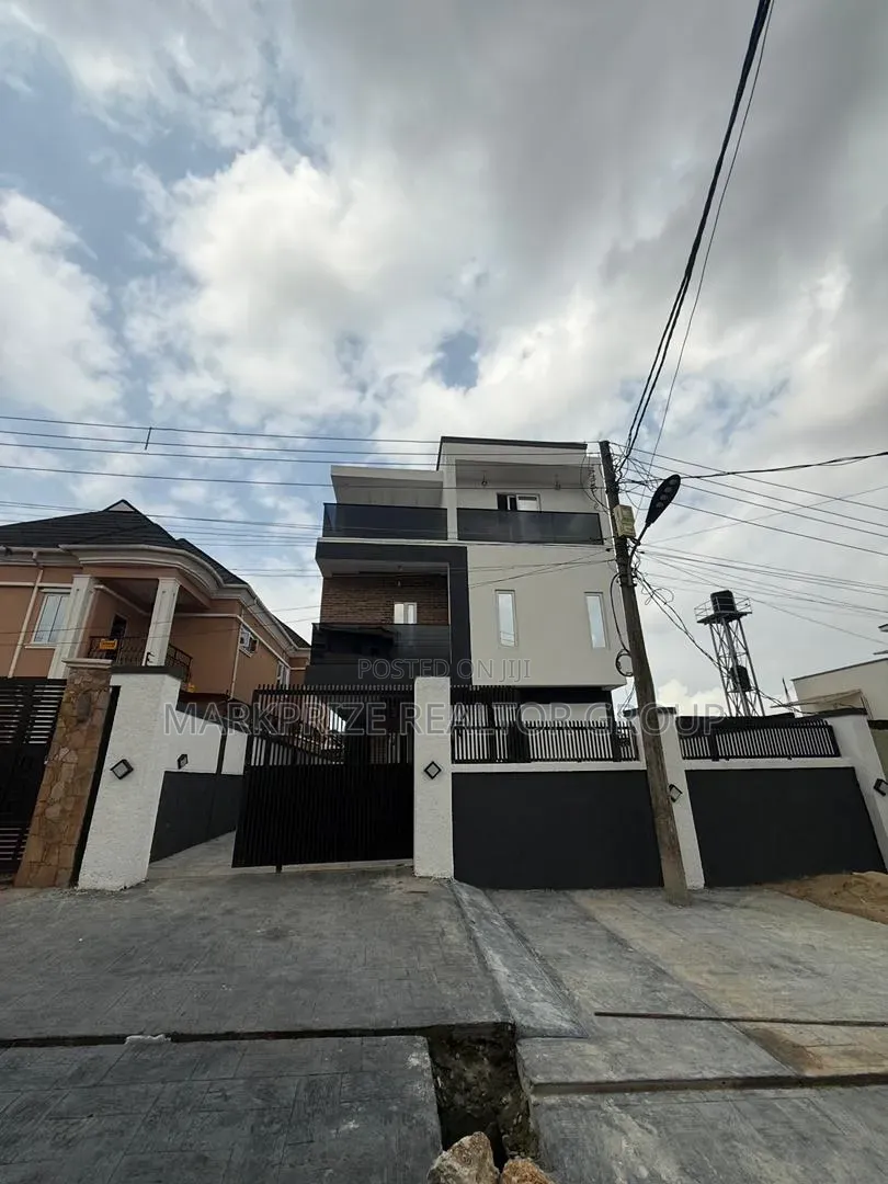 5bdrm Duplex in Magodo Phase 2 for sale in GRA Phase 2 Shangisha
