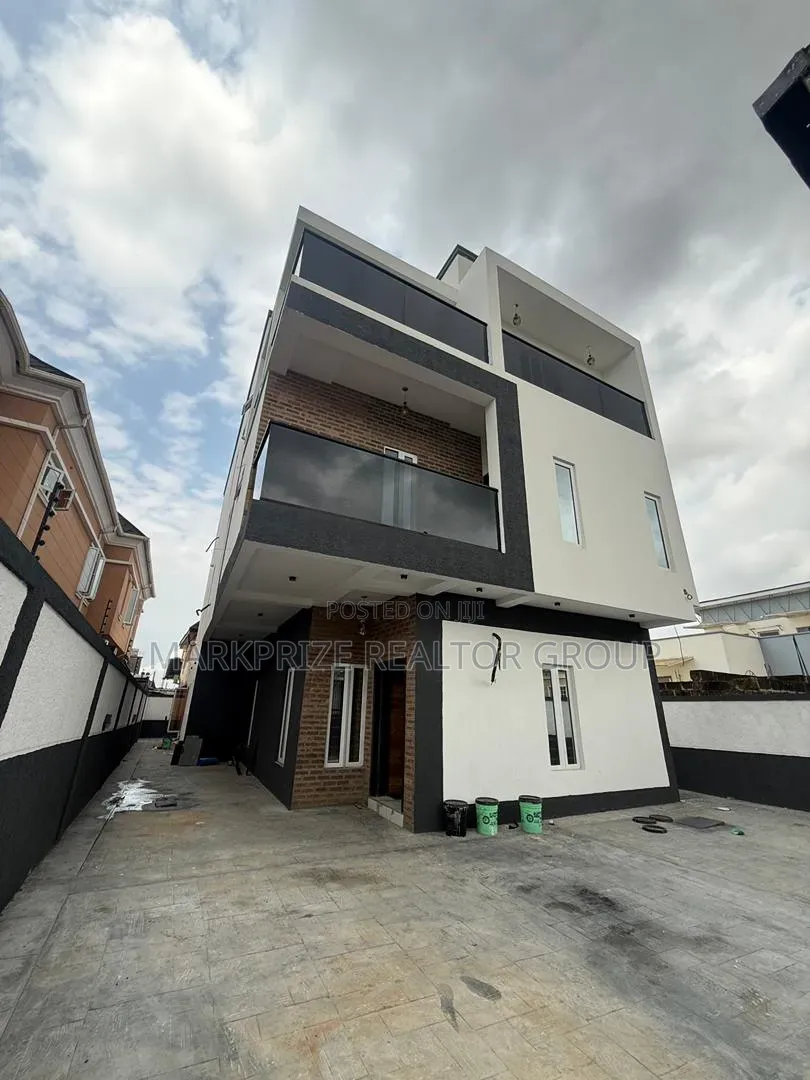 5bdrm Duplex in Magodo Phase 2 for sale in GRA Phase 2 Shangisha