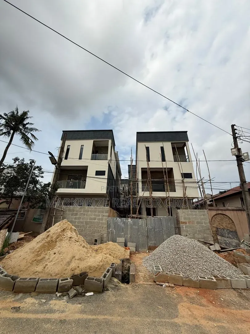 5bdrm Duplex in Magodo Phase 2 for sale in GRA Phase 2 Shangisha