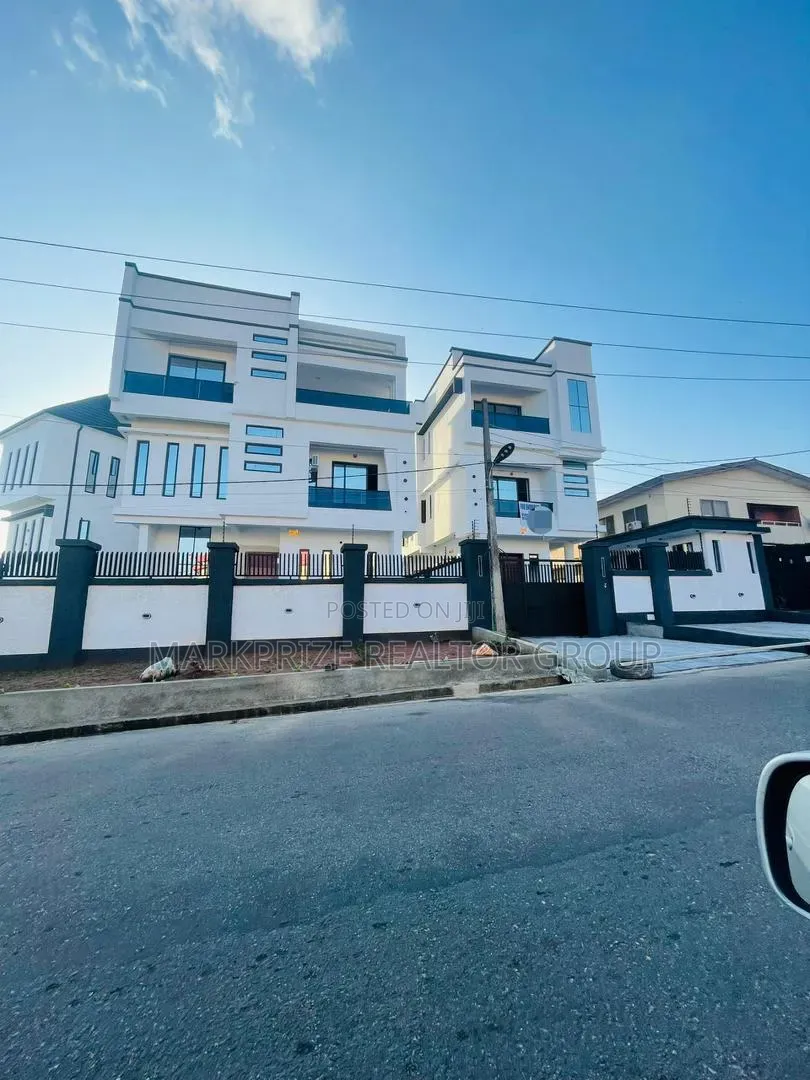 6bdrm Duplex in Magodo Phase 2 for sale in GRA Phase 2 Shangisha
