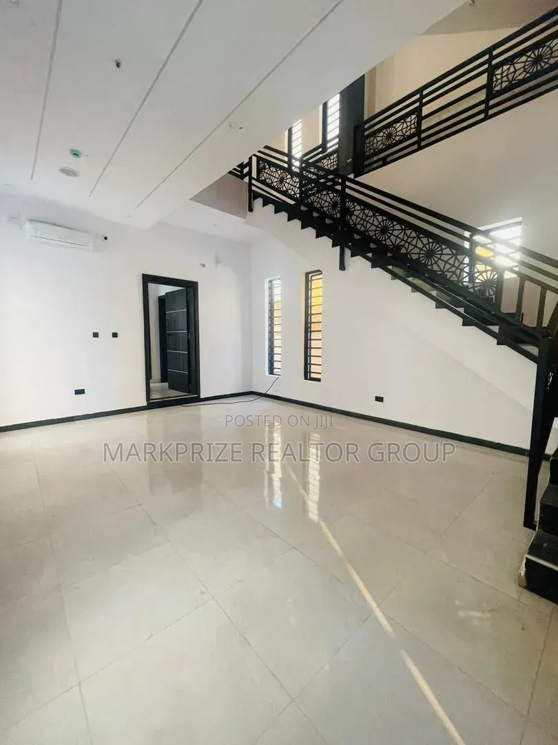 6bdrm Duplex in Magodo Phase 2 for sale in GRA Phase 2 Shangisha