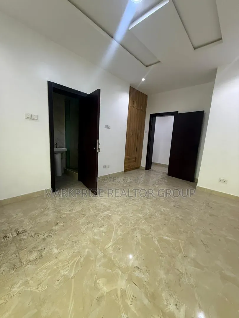 3bdrm Apartment in Magodo Phase 2 Lagos for sale in GRA Phase 2 Shangisha