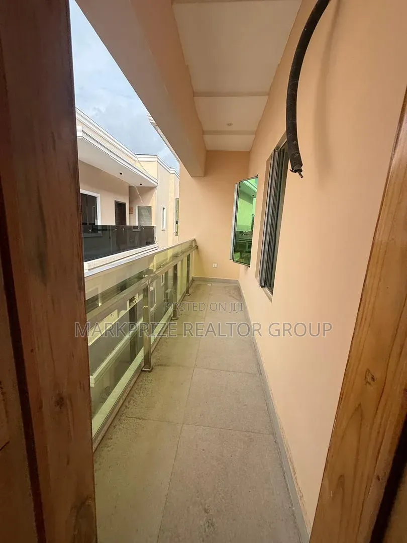 3bdrm Apartment in Magodo Phase 2 Lagos for sale in GRA Phase 2 Shangisha