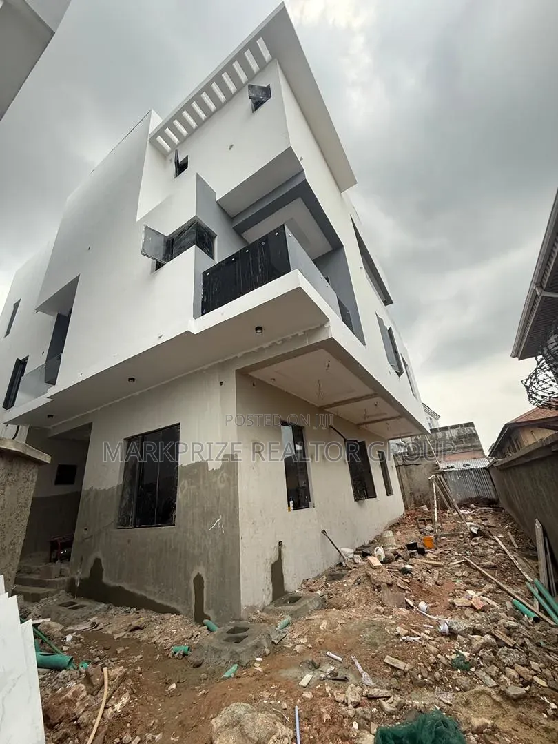 6bdrm Duplex in Magodo Phase 2 Lagos for sale in GRA Phase 2 Shangisha
