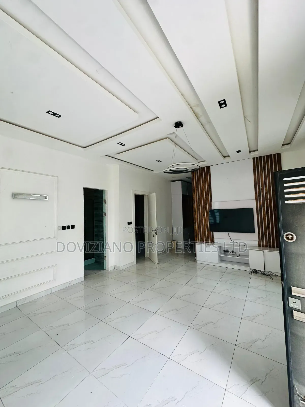 5bdrm Duplex in Ikota for rent in Ikota
