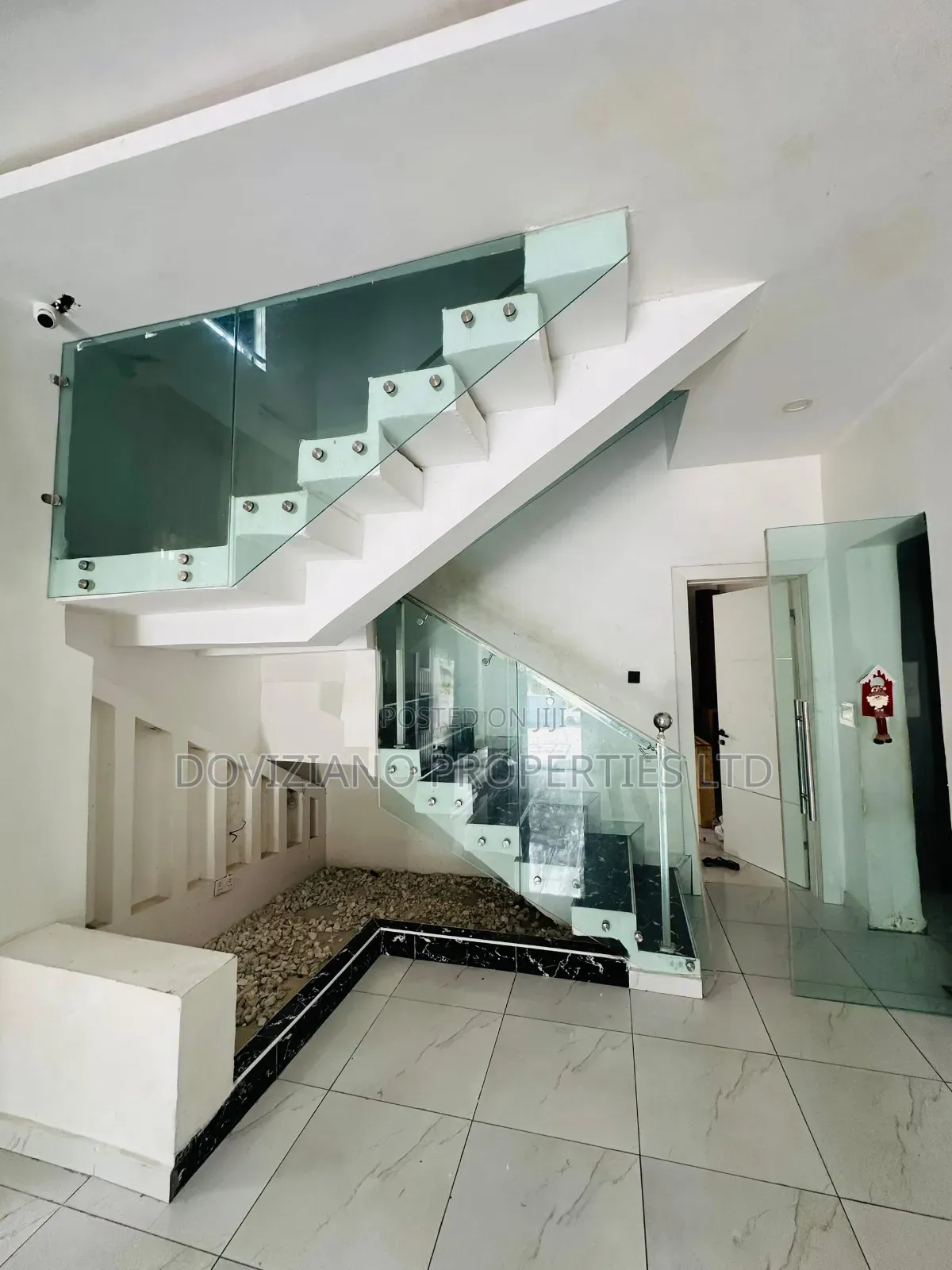 5bdrm Duplex in Ikota for rent in Ikota