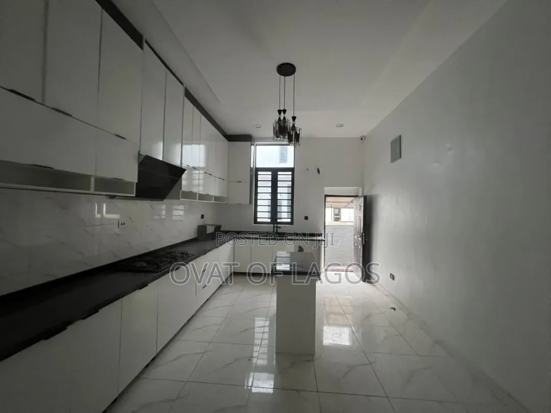 5bdrm Duplex in Orchid, Lekki Expressway for sale in Lekki Expressway