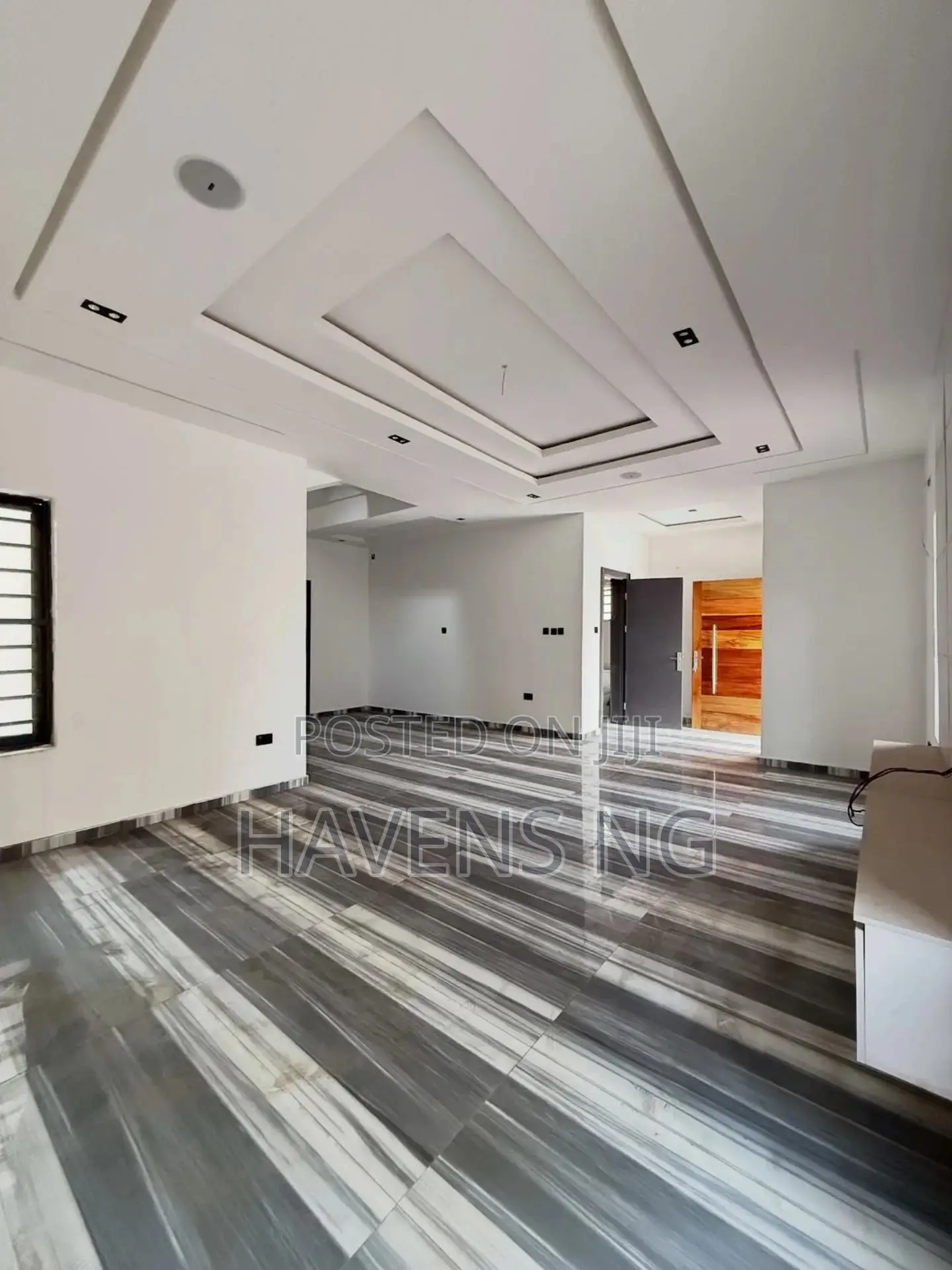 4bdrm Duplex in Chevron for sale in Chevron