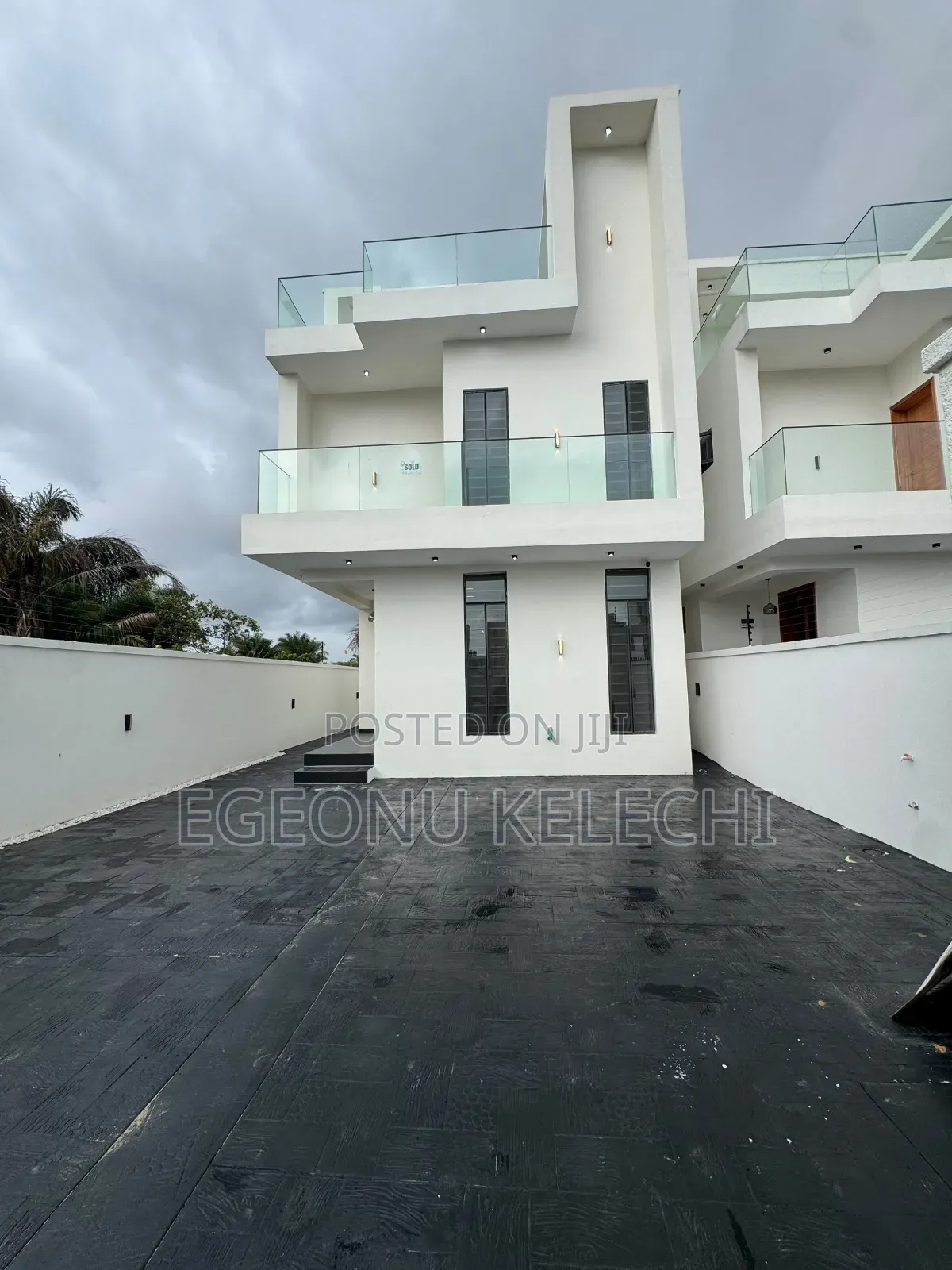 4bdrm Duplex in Ikota for sale in Ikota