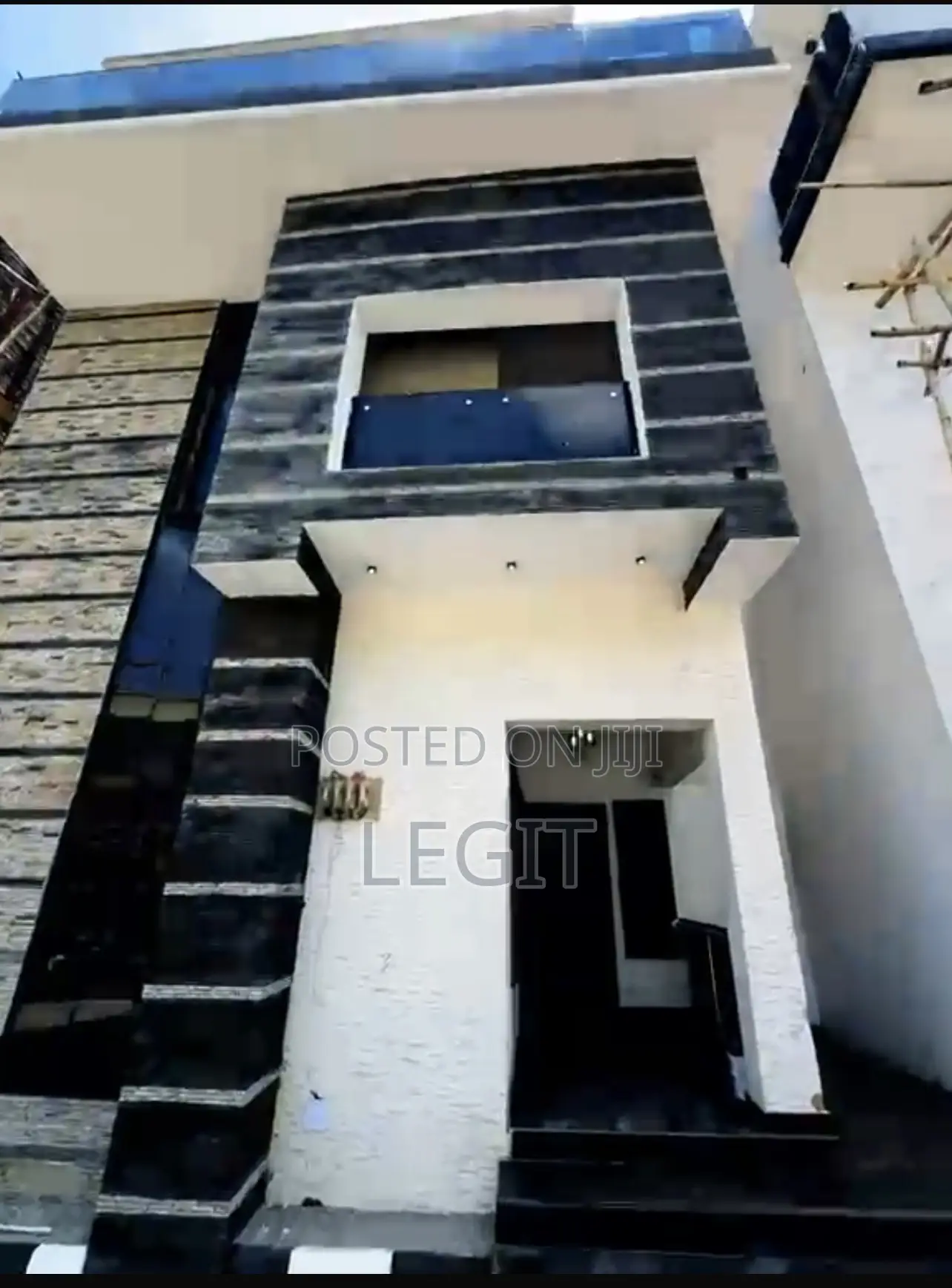 5 Bedroom Flat Semidetached in Durumi