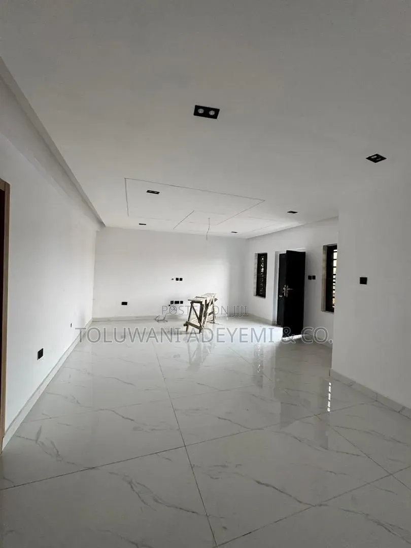 3 Bedroom Apartments in Sabo / Yaba