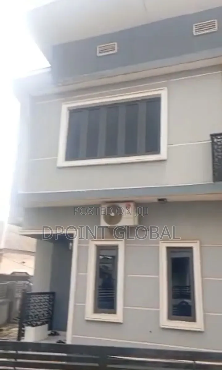 Furnished 5bdrm Duplex in In Estate, Alakuko for sale in Alakuko