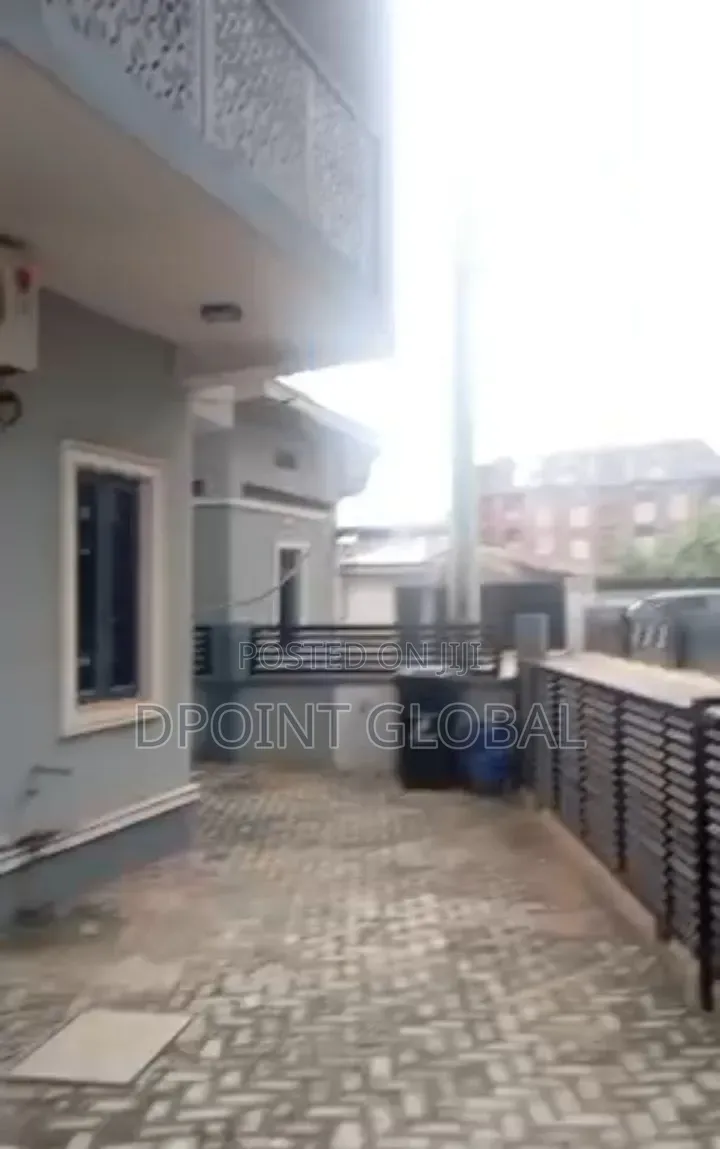 Furnished 5bdrm Duplex in In Estate, Alakuko for sale in Alakuko