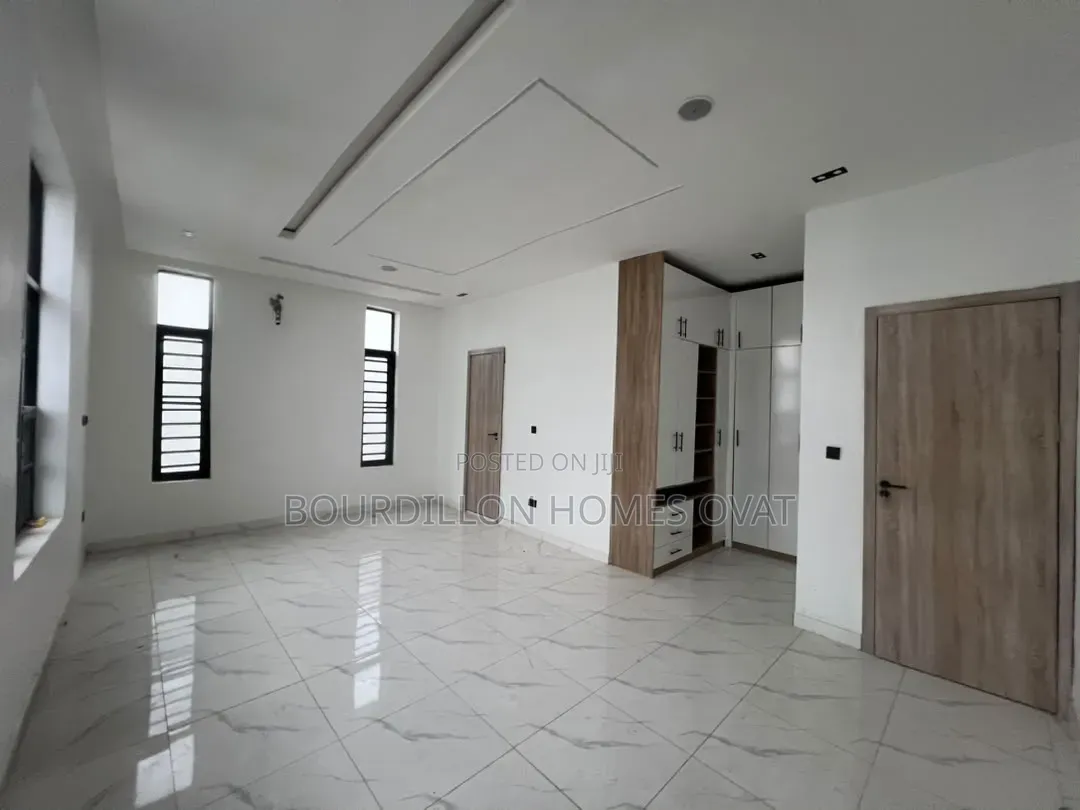 5bdrm Duplex in Orchid Lekki Lagos for sale in Lekki Expressway