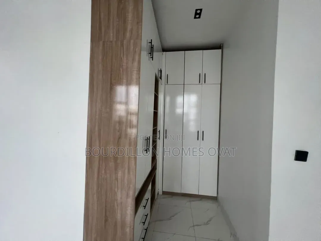 5bdrm Duplex in Orchid Lekki Lagos for sale in Lekki Expressway