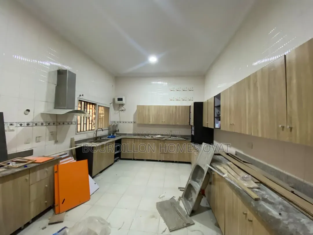 5bdrm Duplex in Lekki Phase 1 for rent in Lekki Phase 1