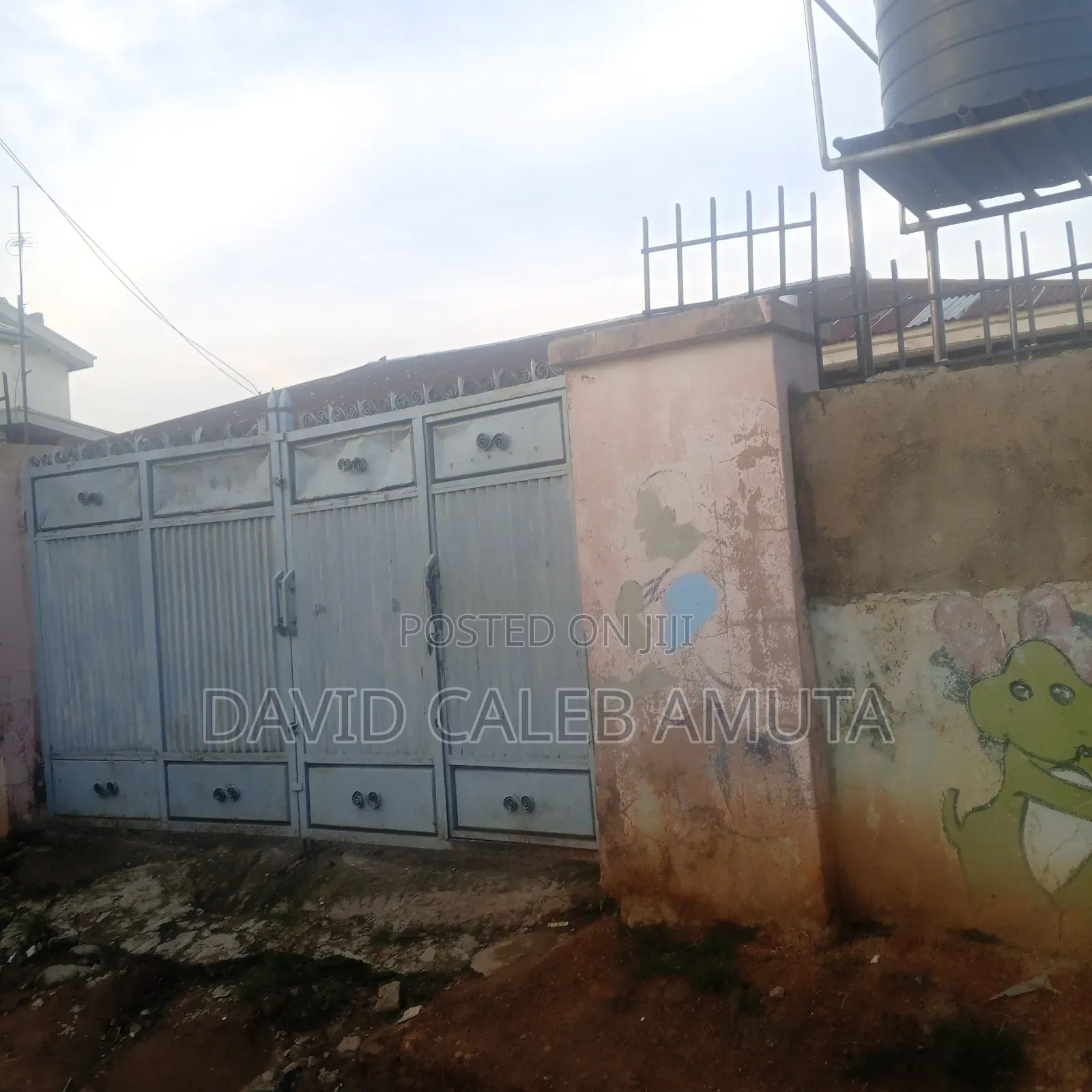 4bdrm Bungalow in Nyanya Along General for sale in Nyanya