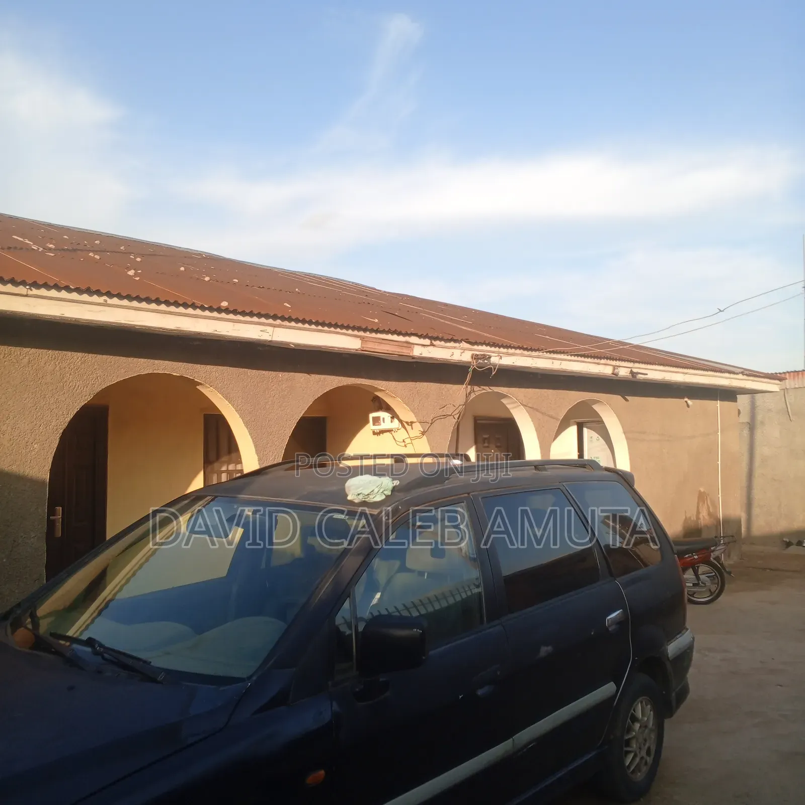 4bdrm Bungalow in Nyanya Along General for sale in Nyanya
