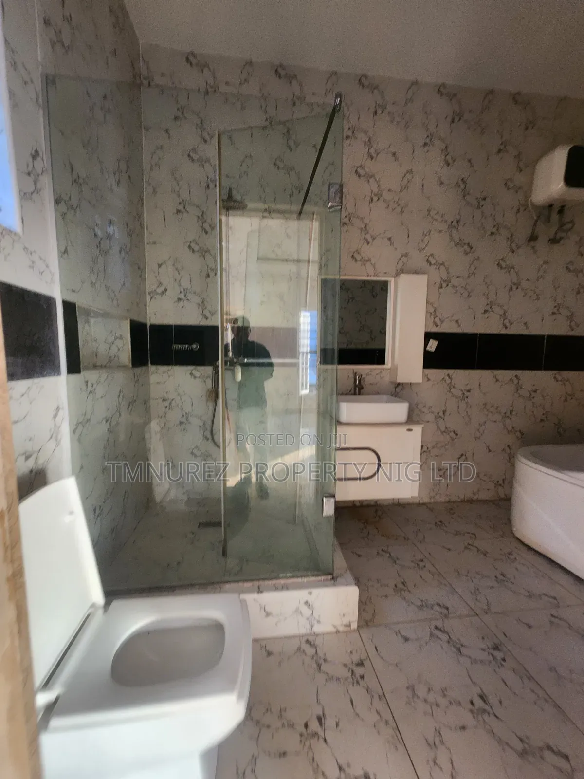 Studio Apartment in Ikota for rent in Ikota