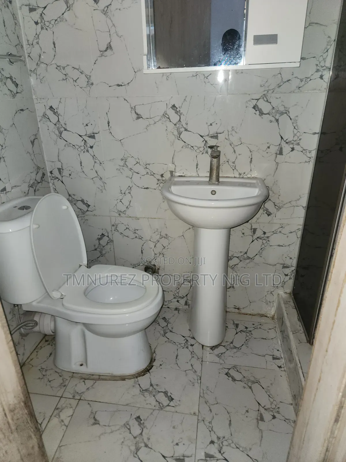 Mini Flat in Ikota for rent in Ikota